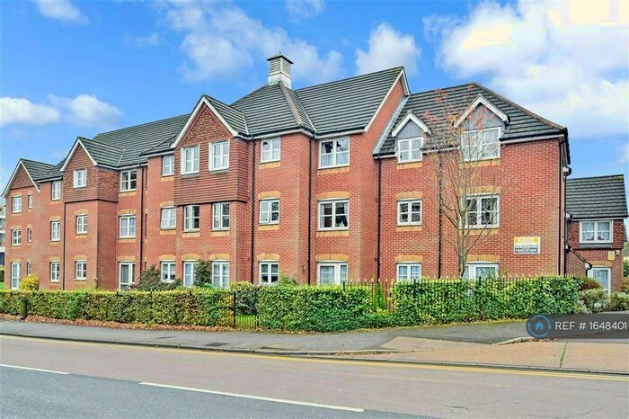 1 Bedroom Flat To Rent In Chaldon Road, Caterham, CR3