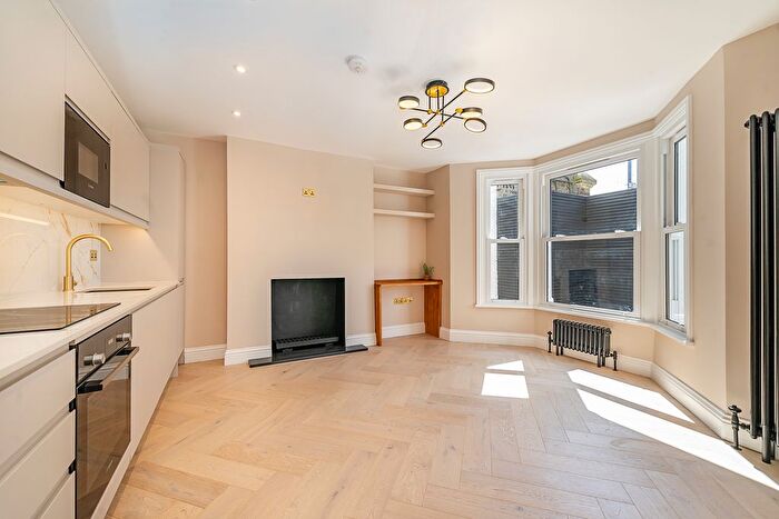 2 Bedroom Flat For Sale In Shirland Road, London, W9
