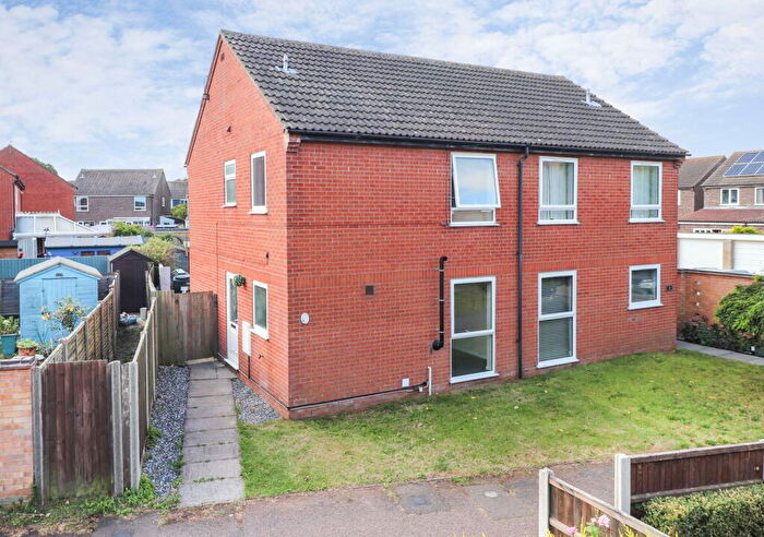 3 Bedroom Semi-Detached House To Rent In Cromwell Close, Martham, NR29