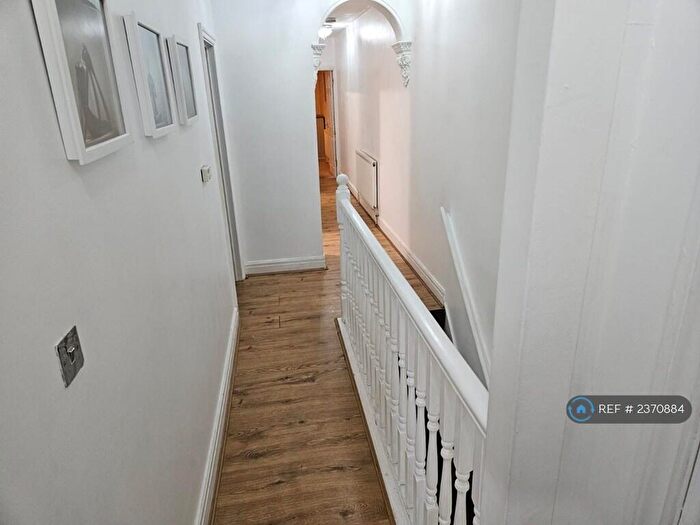 3 Bedroom Flat To Rent In Gillingham, London, Kent, ME7