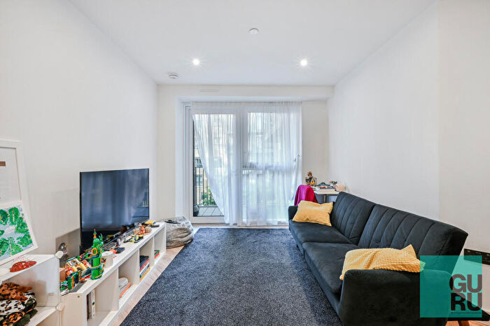 2 Bedroom Apartment To Rent In Royal Exchange, London, KT1