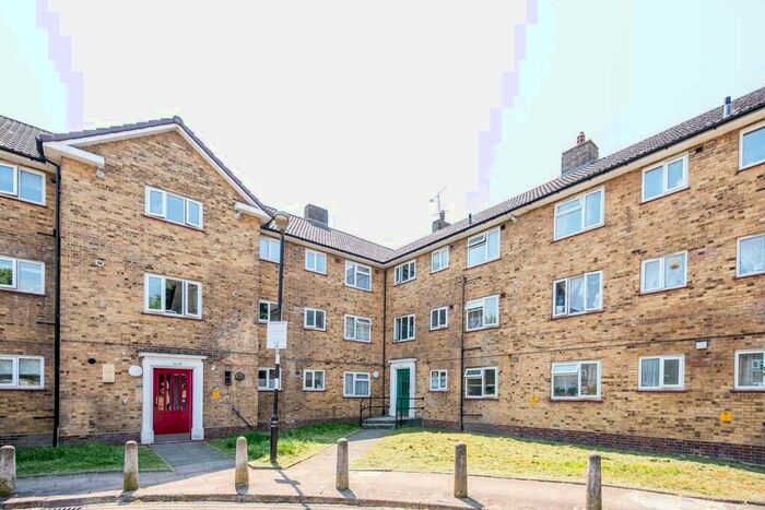 1 Bedroom Flat To Rent In Elwyn Gardens, Lee, London, SE12