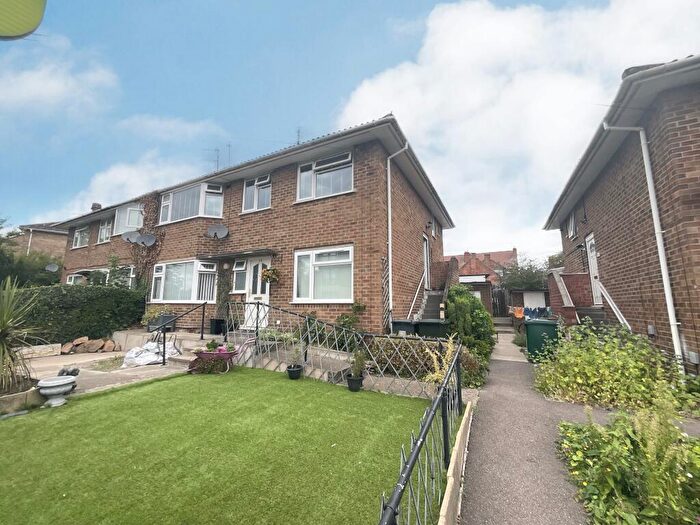 2 Bedroom Maisonette For Sale In Cross Street, Nottingham, NG5