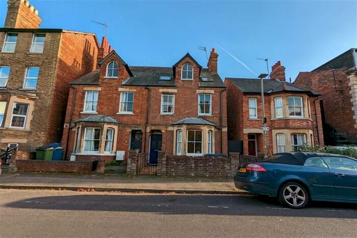 5 Bedroom Semi-Detached House To Rent In James Street, Cowley, Oxford, Oxfordshire, OX4