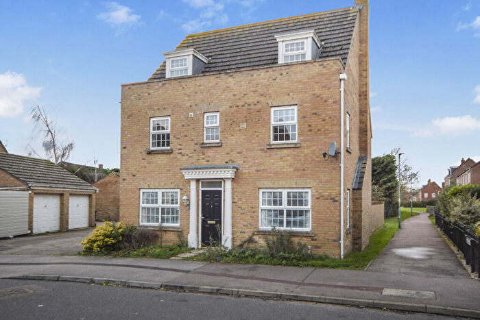 5 Bedroom Detached House For Sale In Robertson Way, Sapley, PE28