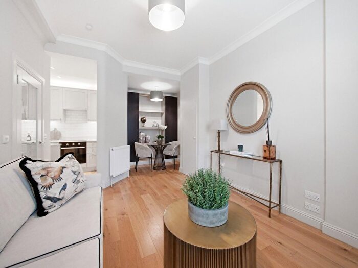 1 Bedroom Flat For Sale In / Balcarres Street, Edinburgh, EH10