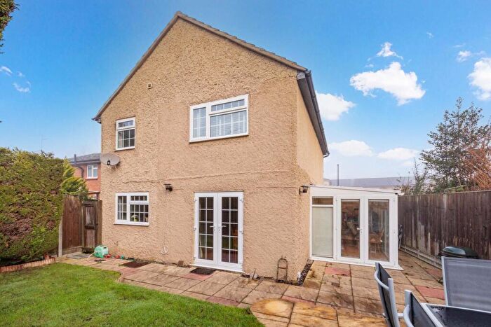 4 Bedroom Detached House For Sale In Green Lane, Windsor, SL4