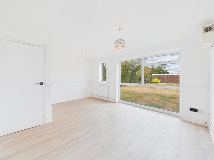 2 Bedroom Apartment For Sale In Glebe Avenue, Ruislip, HA4