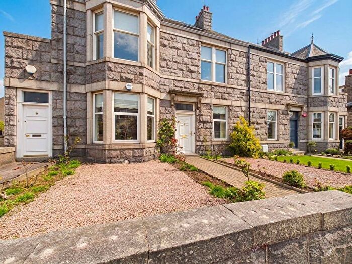 2 Bedroom Flat For Sale In Forest Avenue, Aberdeen, AB15