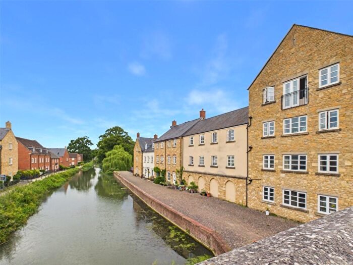 2 Bedroom Apartment For Sale In Home Orchard, Ebley, Stroud, Gloucestershire, GL5