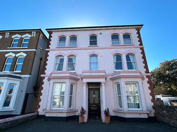 1 Bedroom Flat To Rent In St. Peters Road, Broadstairs, Kent, CT10