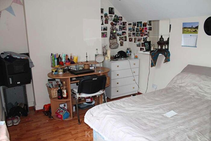 4 Bedroom Flat To Rent In City Road, Roath, Cardiff, CF24