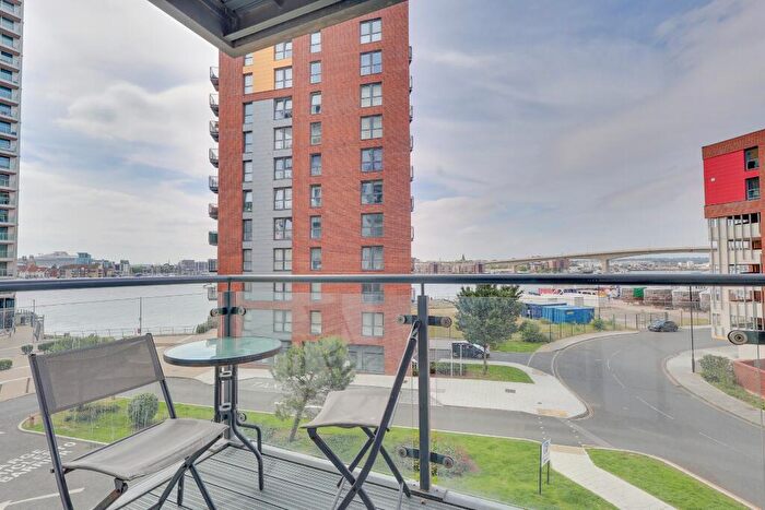 2 Bedroom Apartment For Sale In Centenary Plaza, Woolston, SO19