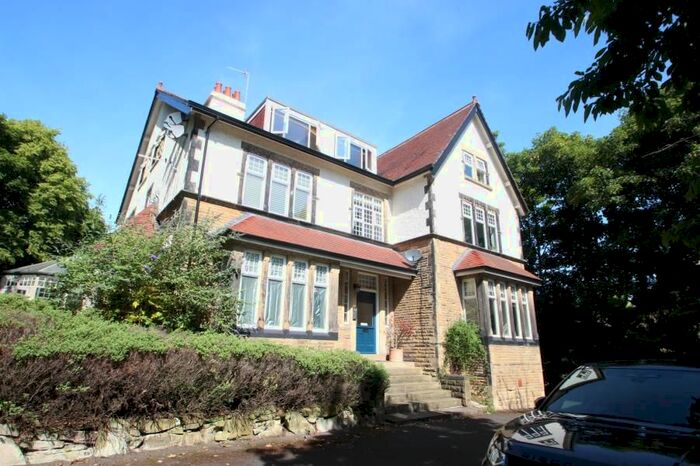 2 Bedroom Flat To Rent In Old Park Road, Roundhay, Leeds West Yorkshire, LS8