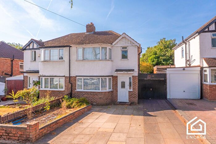 3 Bedroom Semi Detached House For Sale In Cottesbrook Road, Birmingham, B27