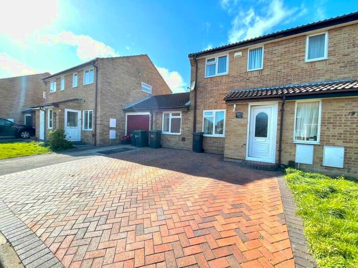 2 Bedroom Semi-Detached House To Rent In Foxlea Gardens, Gosport, PO12