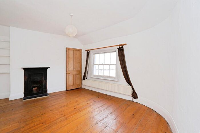 2 Bedroom Flat For Sale In Fisher Street, Lewes, BN7