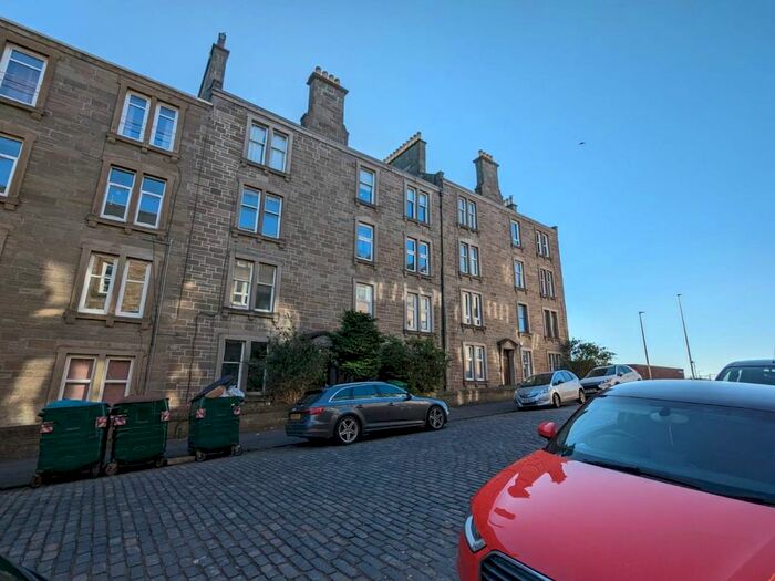 2 Bedroom Flat To Rent In Forest Park Road, Dundee, DD1