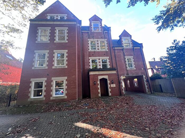 2 Bedroom Apartment To Rent In New Dover Road, Canterbury, CT1