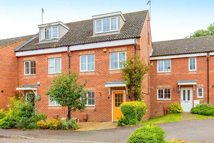 3 Bedroom House To Rent In Lacemakers Court, Rushden, NN10