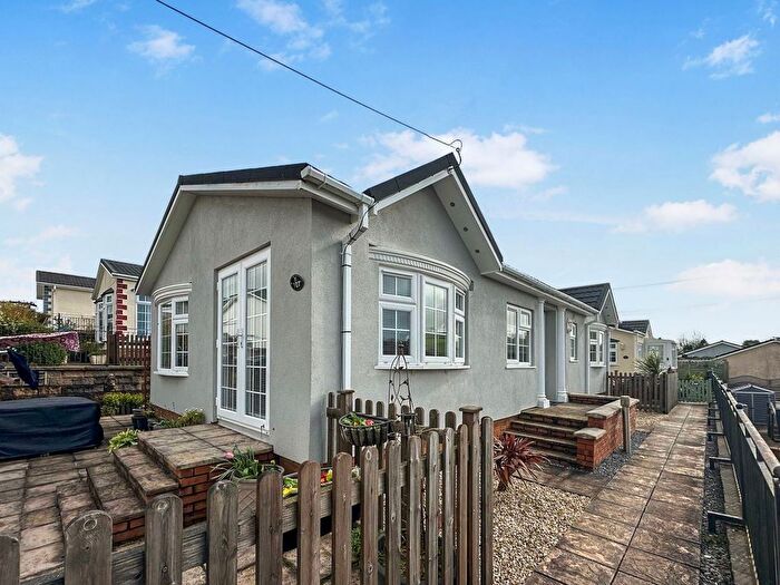 2 Bedroom Mobile/park Home For Sale In Totnes Road, Paignton, Devon, TQ4