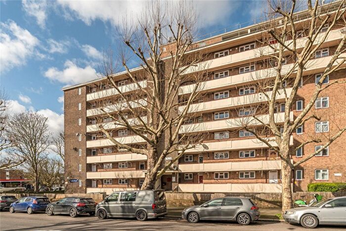 3 Bedroom Flat For Sale In Wickham Road, Brockley, London, SE4