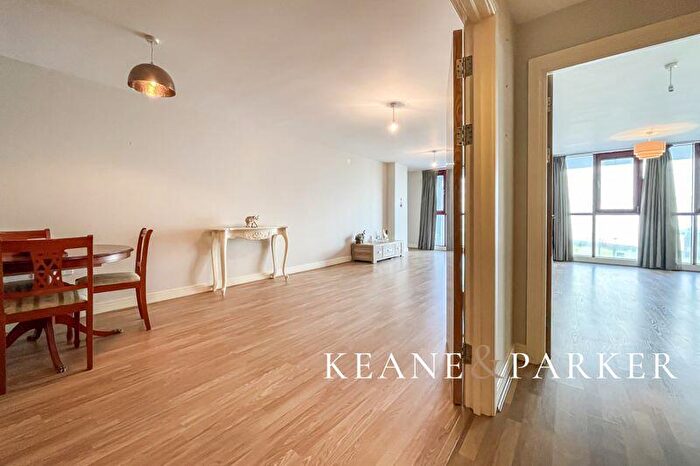 1 Bedroom Flat For Sale In Ocean Crescent, Plymouth, PL1