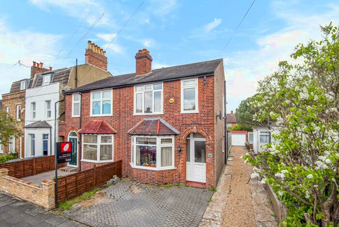 3 Bedroom Semi-Detached House To Rent In Merchland Road London, SE9