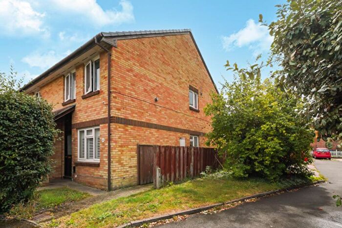 2 Bedroom Maisonette For Sale In Anthony Road, London, SE25