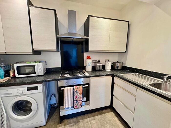 2 Bedroom Apartment To Rent In Villa Road. Mapperly Park, NG3