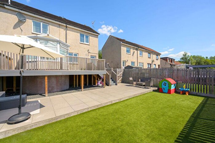 3 Bedroom Semi-Detached House For Sale In Tenacres, Sauchie, FK10