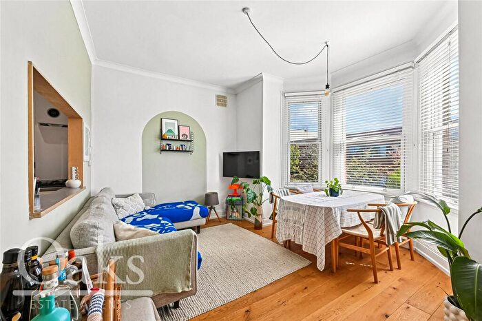 2 Bedroom Apartment For Sale In Elmcourt Road, West Norwood, SE27