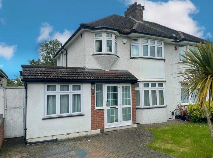4 Bedroom Semi-Detached House To Rent In Twyford Road, Harrow, HA2