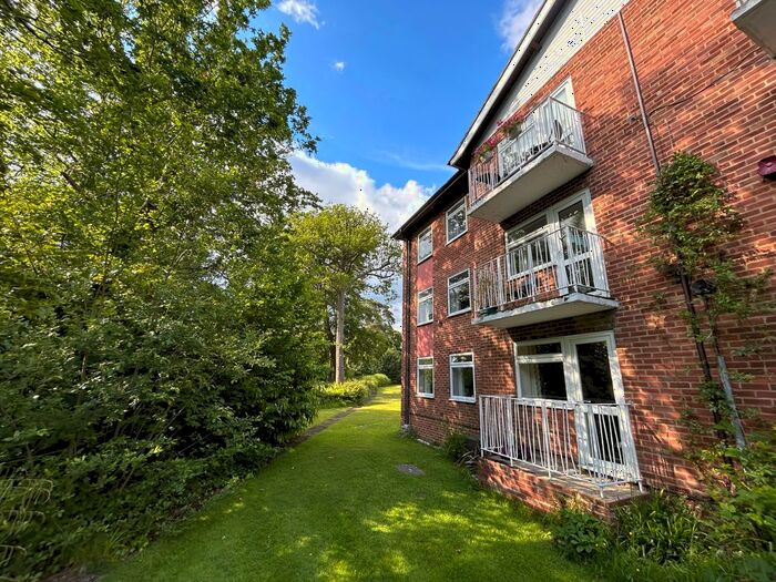 2 Bedroom Flat To Rent In Elleray Court, Ash Vale, Aldershot, GU12