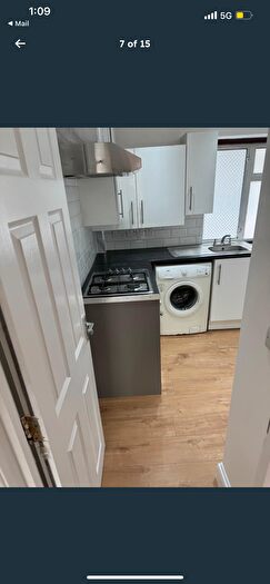 3 Bedroom Flat To Rent In North Road, Greater London, UB1