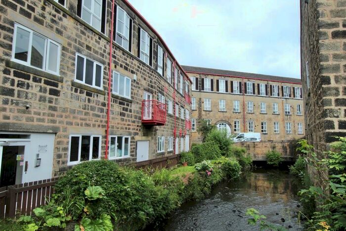 2 Bedroom Apartment To Rent In Mill Pond Grove, Meanwood, Leeds, LS6