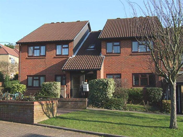 2 Bedroom Flat For Sale In Bladon Gardens, Harrow, HA2
