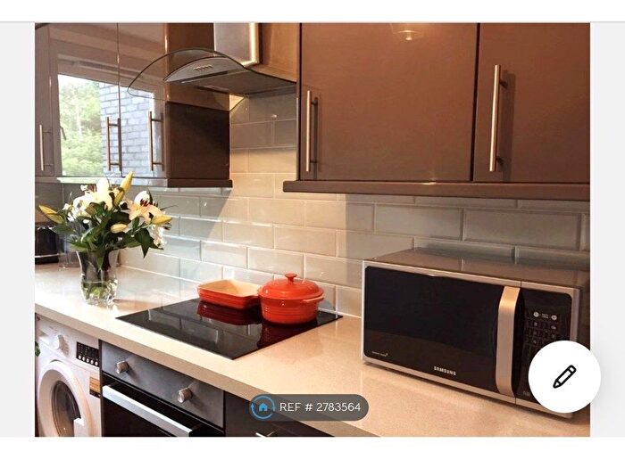 2 Bedroom Flat To Rent In Duff Street, Edinburgh, EH11