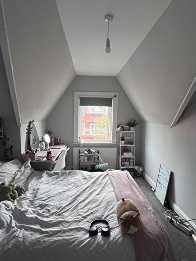 7 Bedroom House To Rent In Estcourt Avenue, Leeds, LS6