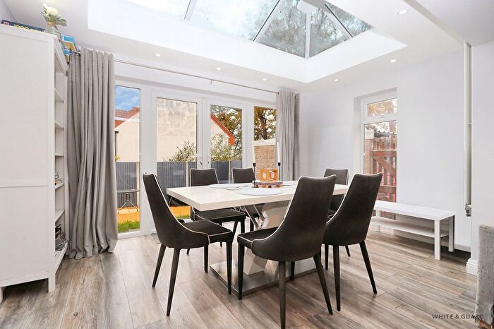 3 Bedroom End Terrace House For Sale In Northfield Close, Bishops Waltham, SO32