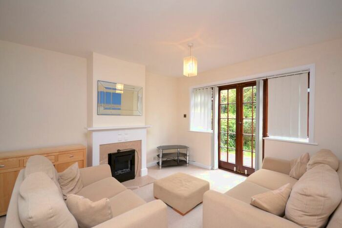 3 Bedroom Terraced House To Rent In Albany Row, The Causeway, London, N2