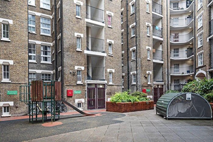 1 Bedroom Flat For Sale In Clerkenwell Road, Clerkenwell, London, EC1R