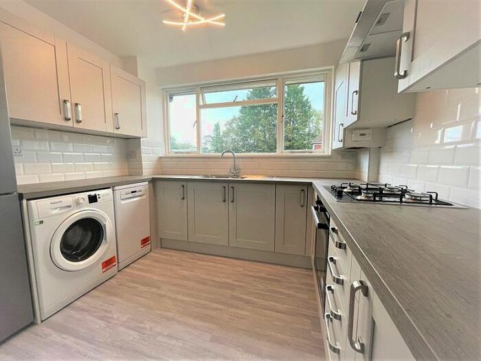 3 Bedroom Flat To Rent In Ikona Court, St. Georges Avenue, Weybridge KT13