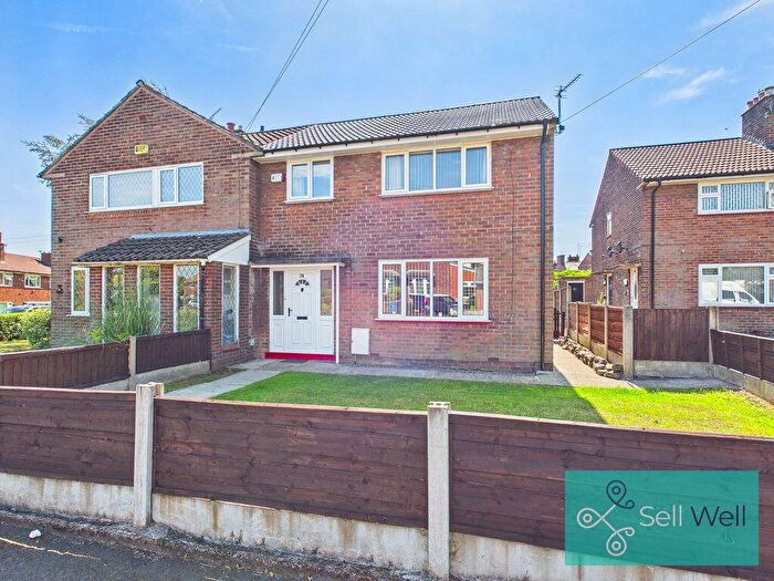 3 Bedroom Semi-Detached House For Sale In Barnside Avenue, Walkden, Manchester, M28