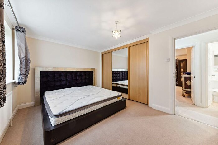 1 Bedroom Flat For Sale In All Saints Avenue, Maidenhead, SL6