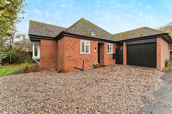 3 Bedroom Bungalow For Sale In Kingfisher Close, Bourn, Cambridge, Cambridgeshire, CB23
