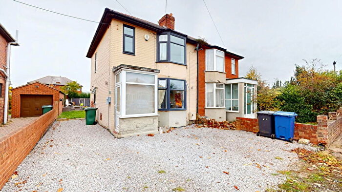 3 Bedroom Semi-Detached House For Sale In Regent Avenue, Armthorpe, Doncaster, DN3