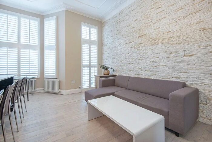 2 Bedroom Flat To Rent In Edith Grove, London, SW10