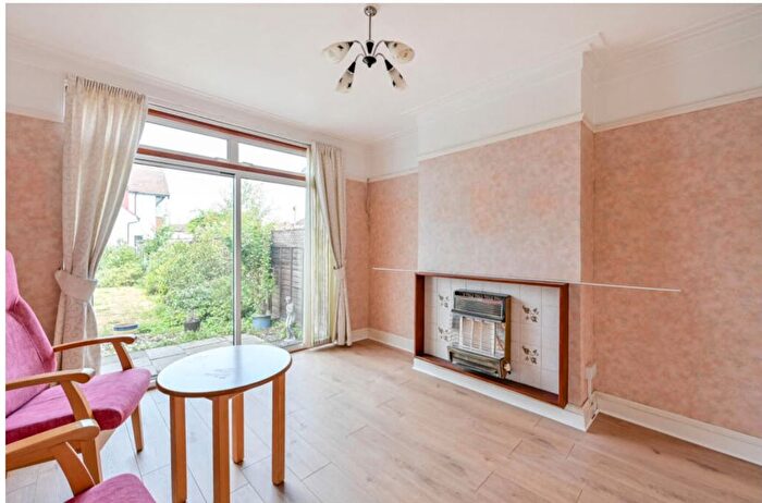 3 Bedroom Semi-Detached House To Rent In Epsom And Ewell, KT17