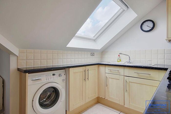2 Bedroom Apartment For Sale In Wellington Road, Bournemouth, Dorset, BH8